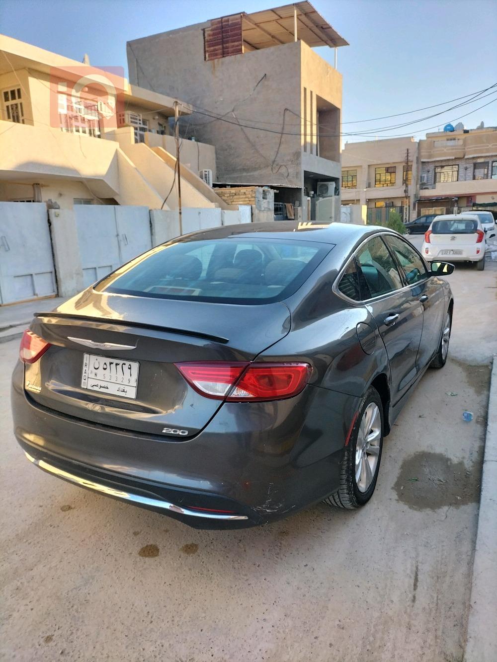 کرایسلەر 200
